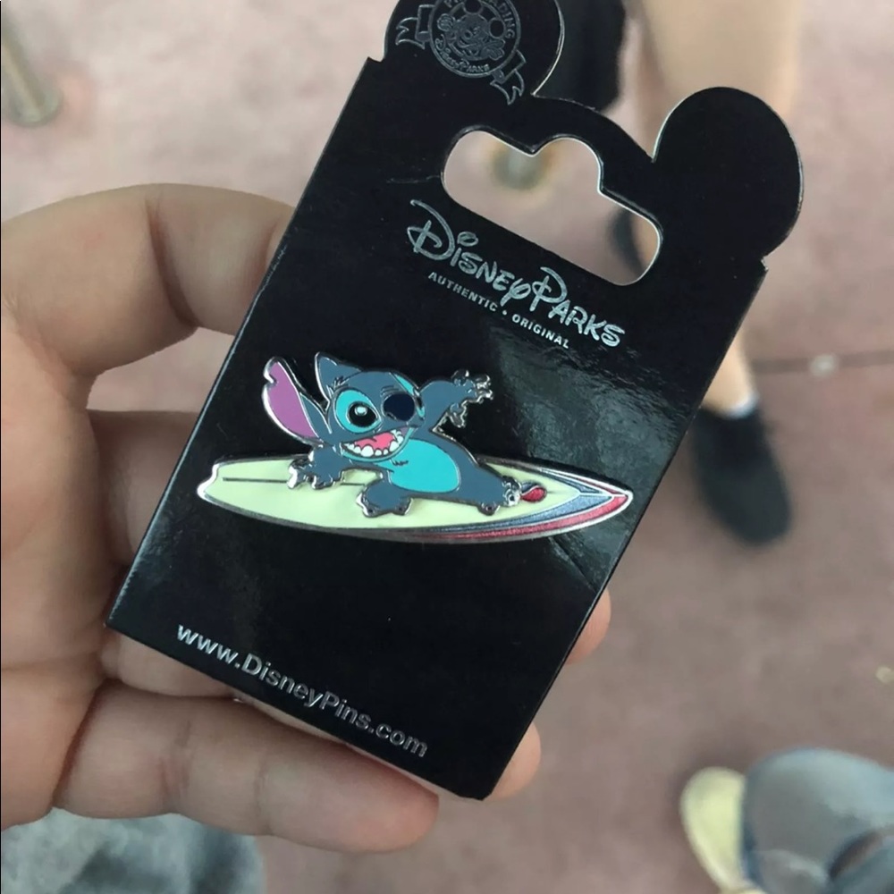 Lilo on a Surfboard Pin